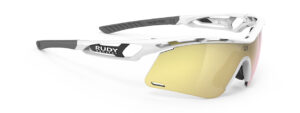 משקפי שמש דגם TRALYX+ SLIM- טרליקס+ סלים של רודי פרוג'קט מק"ט SP785769-0001 צבע לבן עם עדשות מראה בגוון זהב